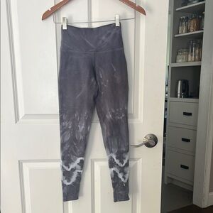 Electric & Rose Gray Tie-Dye Leggings size xs